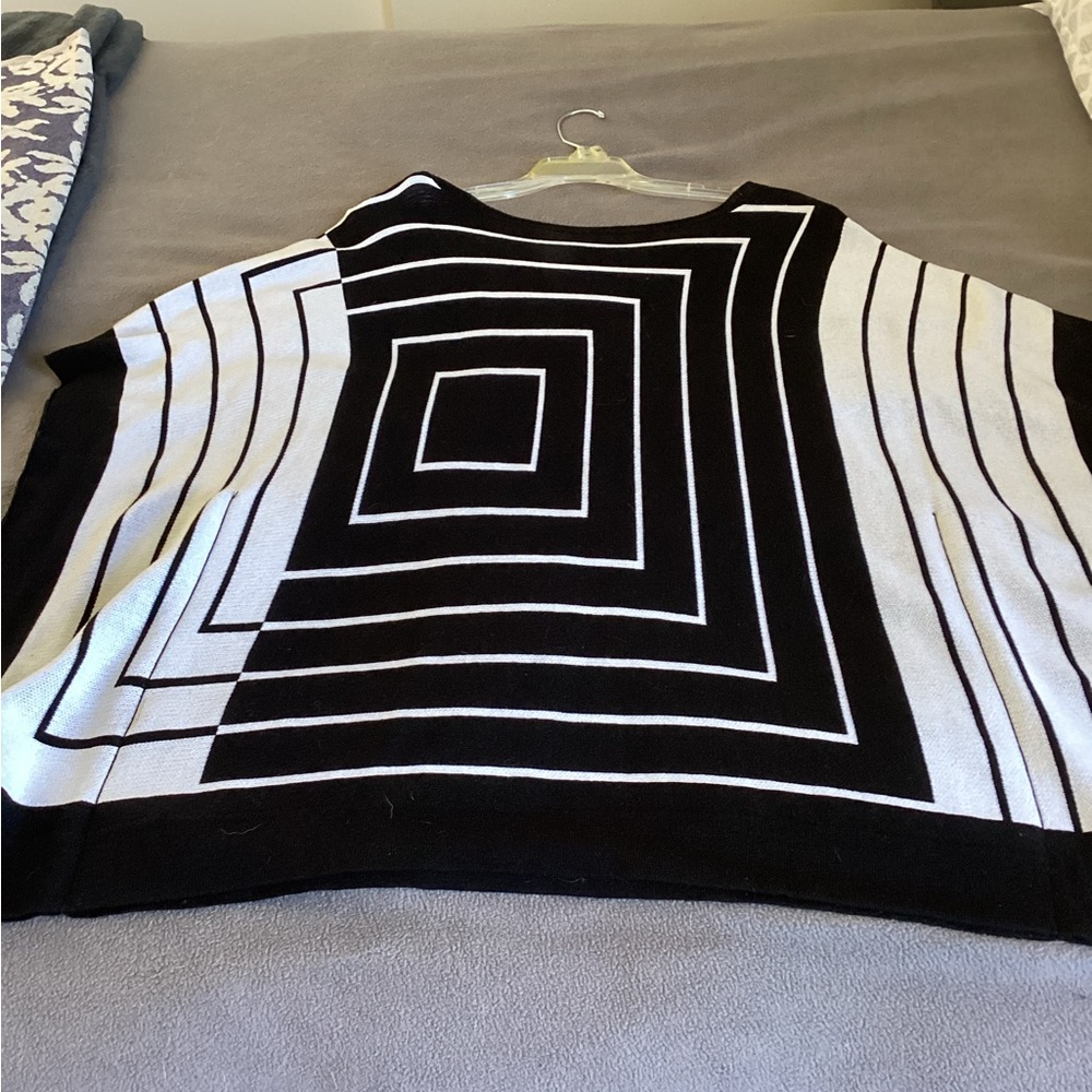 WHBM black/white geometrical bat wing sweater,